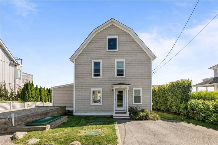 Property Photo:  38 Aquidneck Avenue  RI 02871 