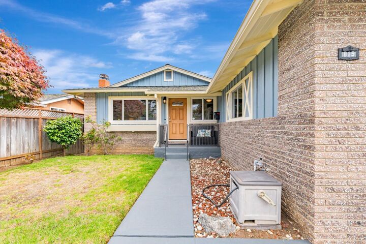 Property Photo:  819 Standish Road  CA 94044 