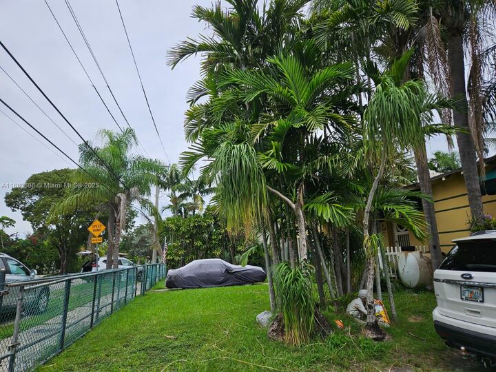 Property Photo: 4021 SW 6th St FL 33134