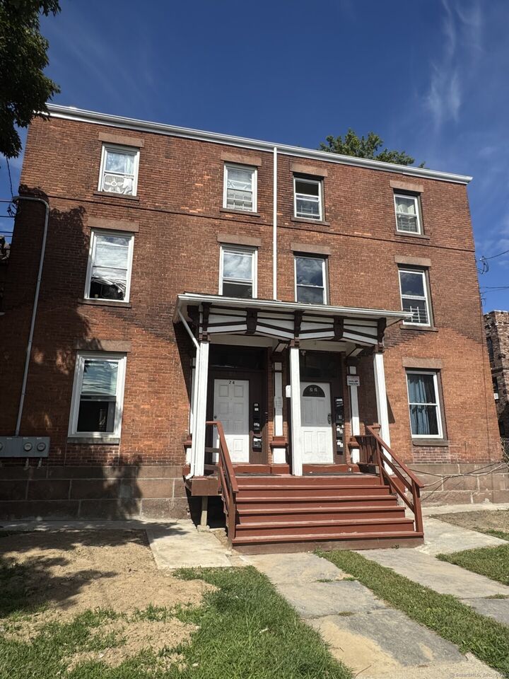 22 Townley Street 2nd Fl  Hartford CT 06105 photo