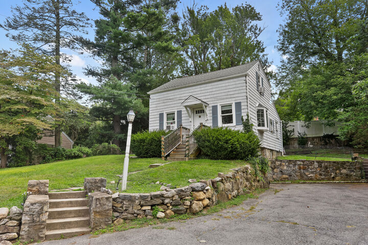 25 Hoover Road  Greenwich CT 06878 photo