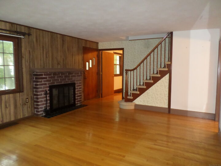 Property Photo:  5 Tennyson Avenue  CT 06473 