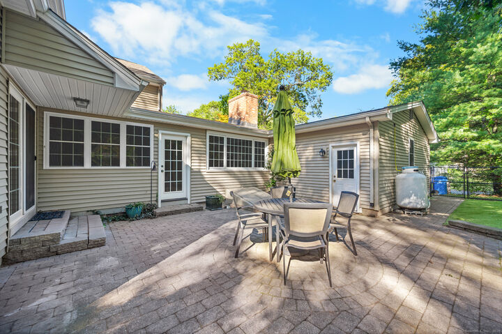 Property Photo:  558 Spring Street  CT 06040 