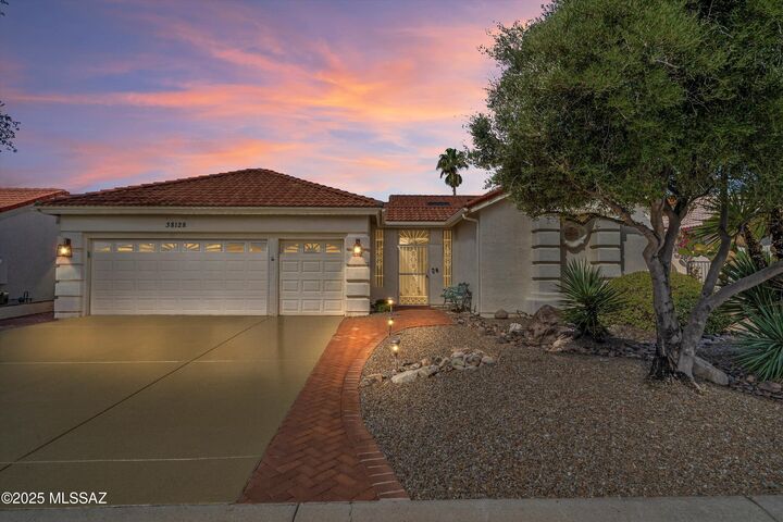 38128 S Silverwood Drive  Tucson AZ 85739 photo