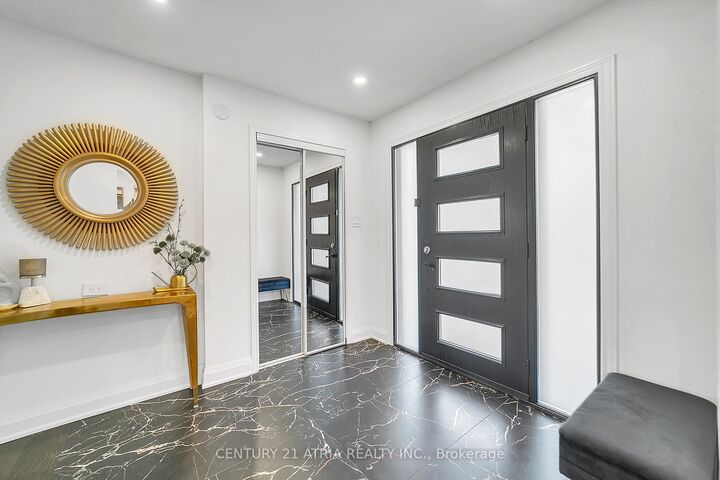 Photo de la propriété:  65 Worthington Avenue  ON L4E 2S6 