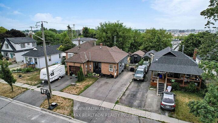Property Photo:  283 College Avenue  ON L1J 1R9 
