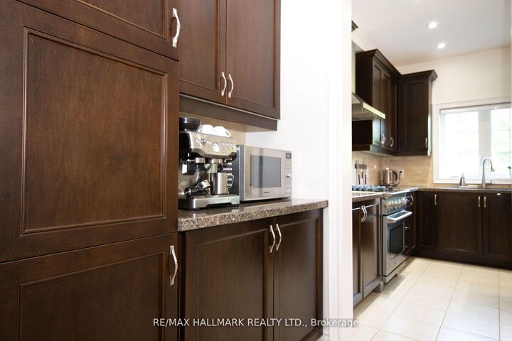 Photo de la propriété:  128 Wolf Creek Crescent  ON L6A 4C1 