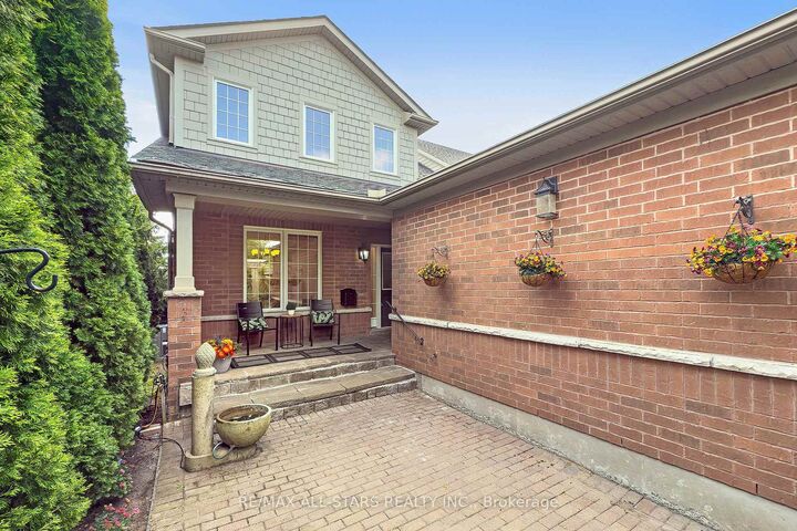 Property Photo: 86 Lakeside Vista Way ON L6E 0B6