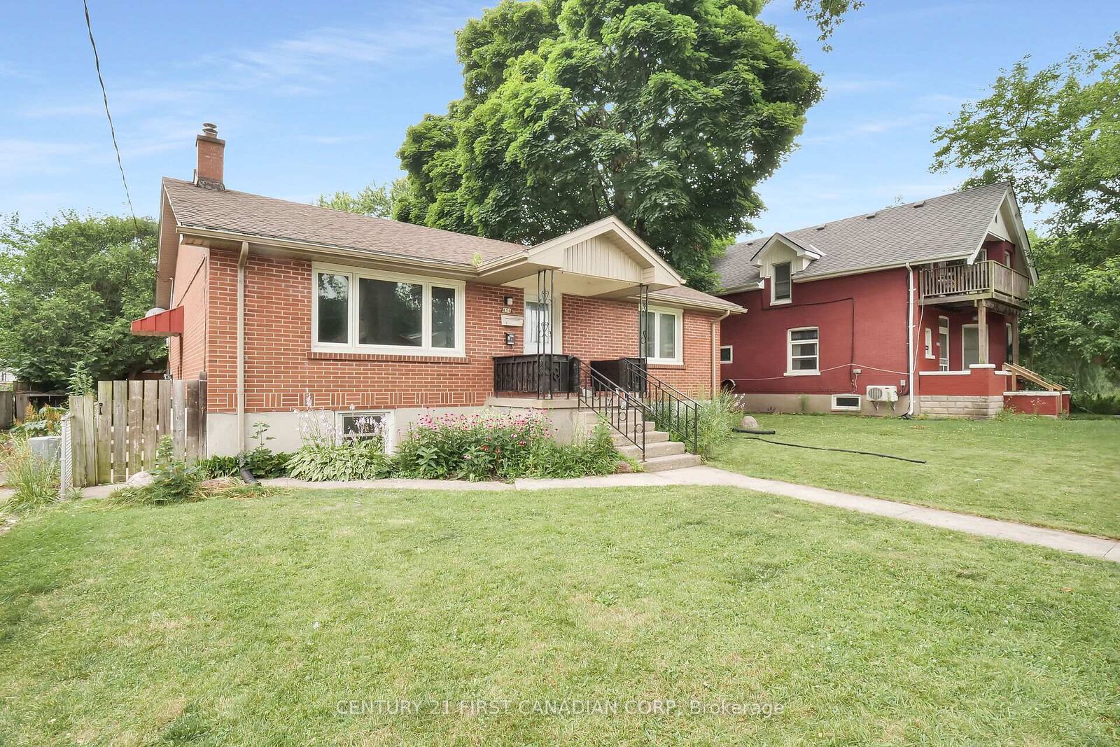 Property Photo:  454 Salisbury Street  ON N5Y 3B2 