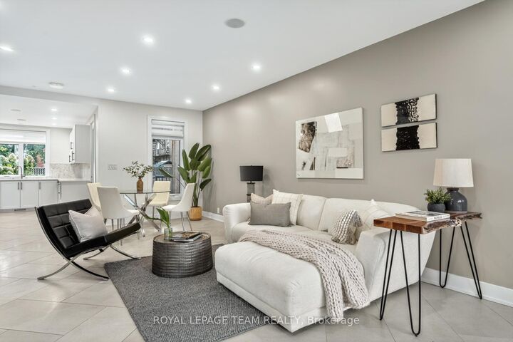 Photo de la propriété:  16 First Avenue  ON K1S 2G2 