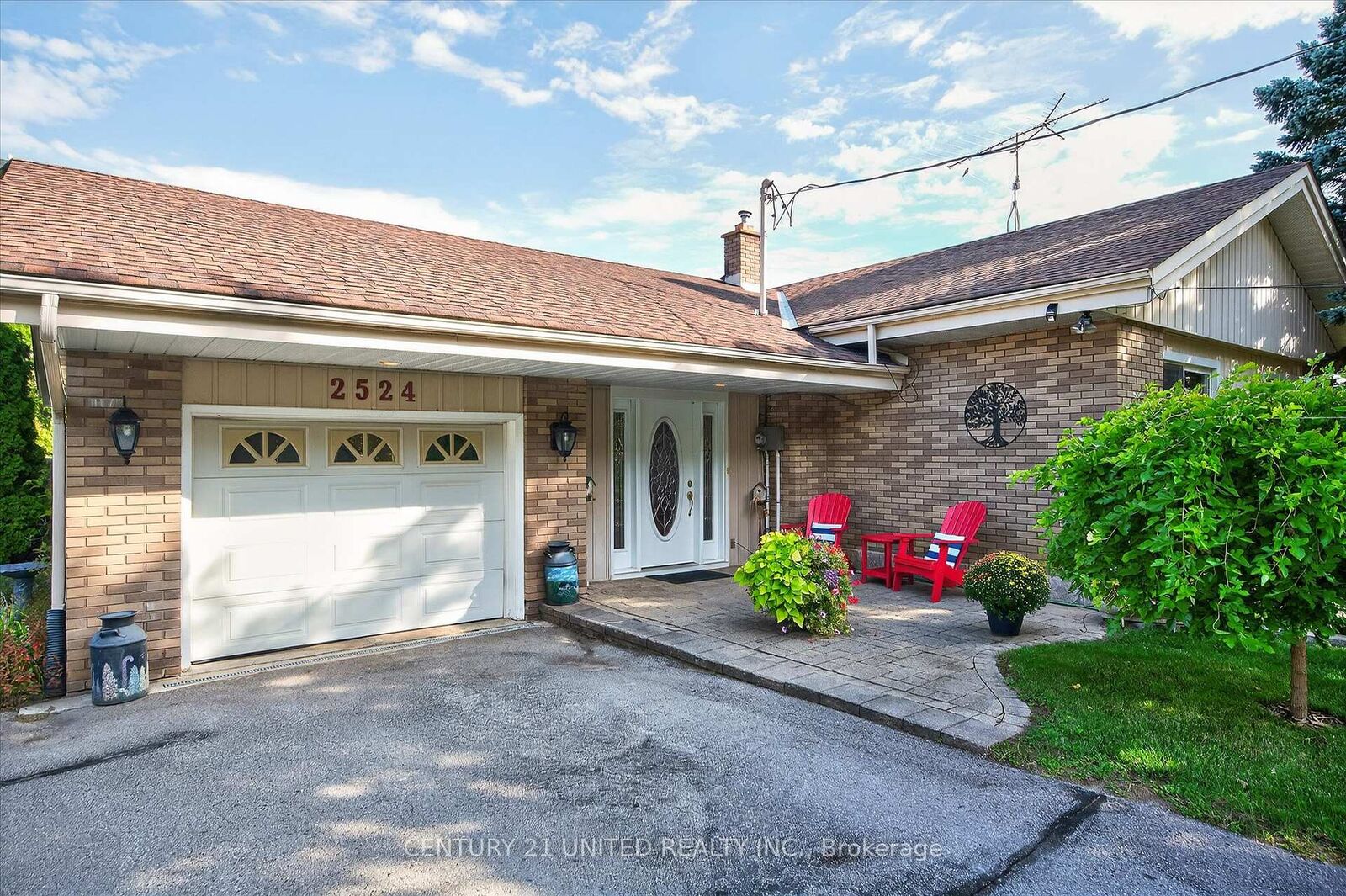 Property Photo:  2524 Sherbrooke Street W  ON K9J 6X4 