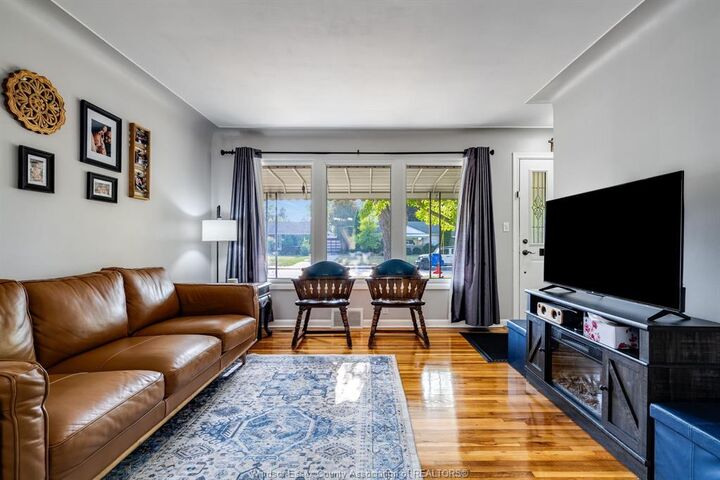 Property Photo:  3260 Everts Ave  ON N9E 2V8 