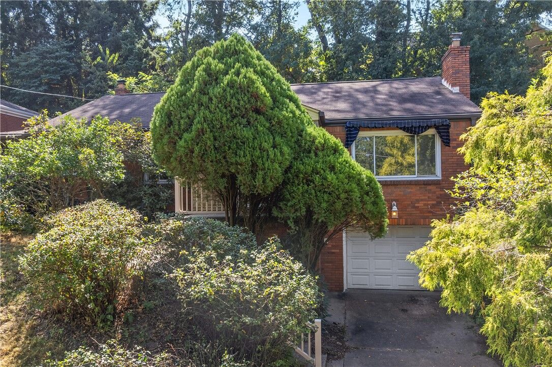 Property Photo:  6534 Lilac Street  PA 15217 