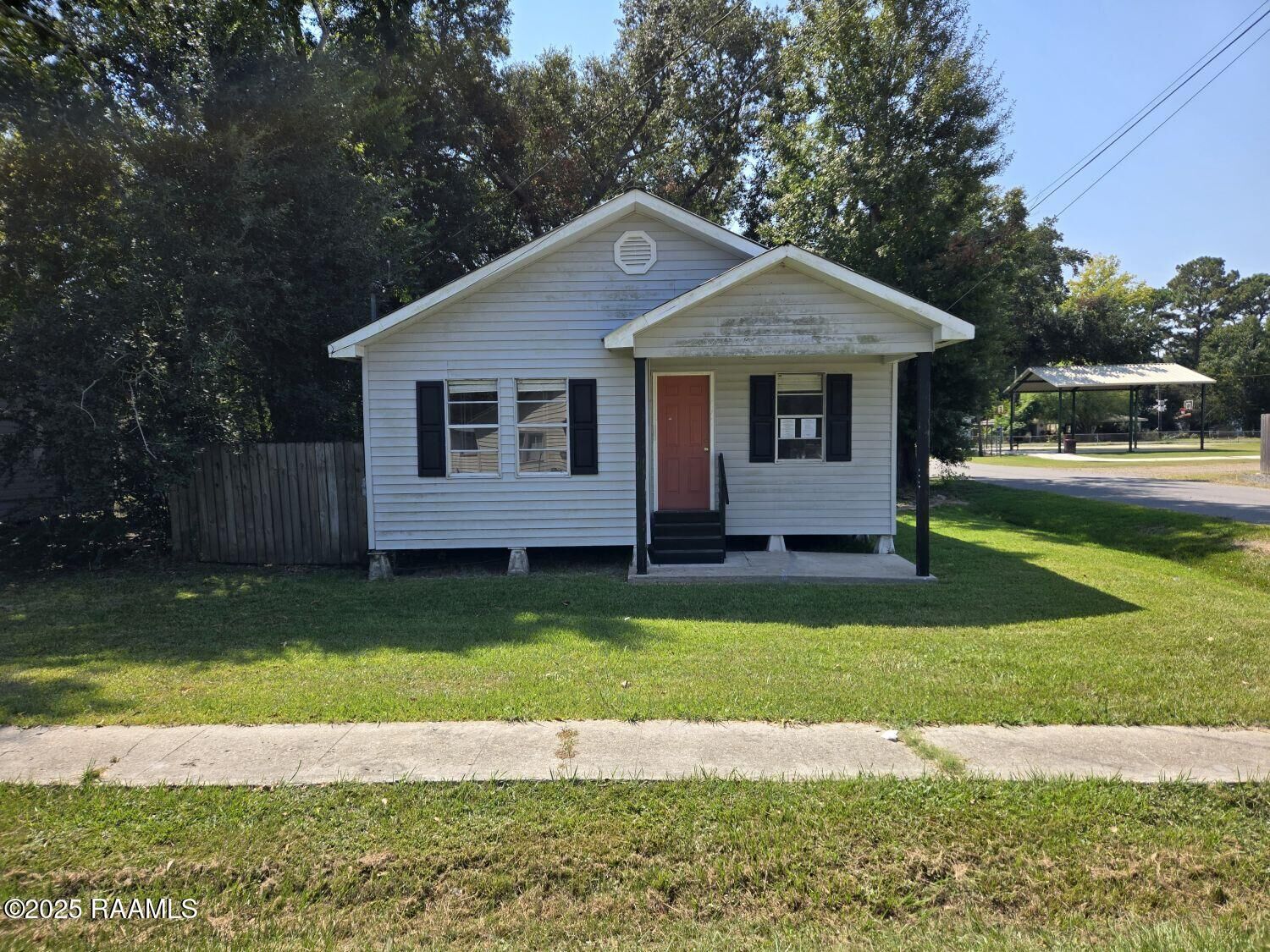Property Photo: 500 4th Street LA 70529