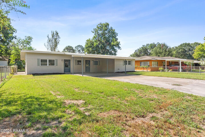Property Photo:  1609 Wallace Street  LA 70560 