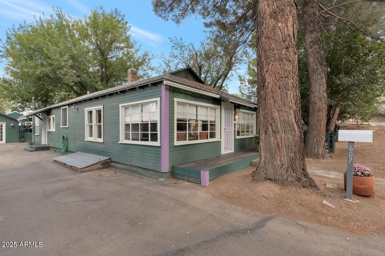 Property Photo: 607 N 8th Street AZ 86326