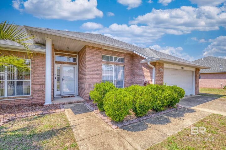 Property Photo: 7985 Otis Way FL 32506