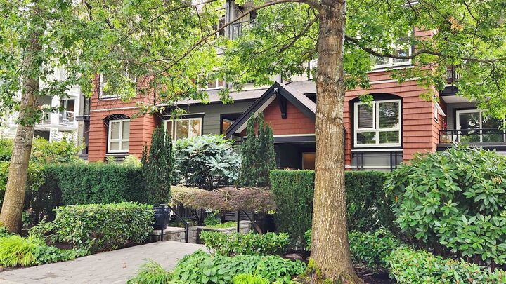 Property Photo:  736 W 14th Avenue 201  BC V5Z 1P9 