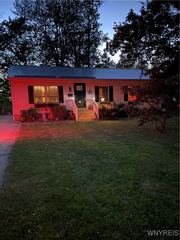 Property Photo:  5862 Lakeview Terrace  NY 14085