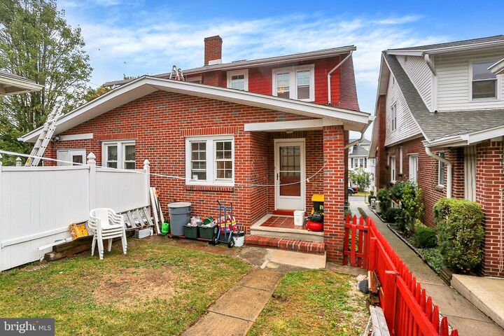 Property Photo:  1965 Mahantongo Street  PA 17901 