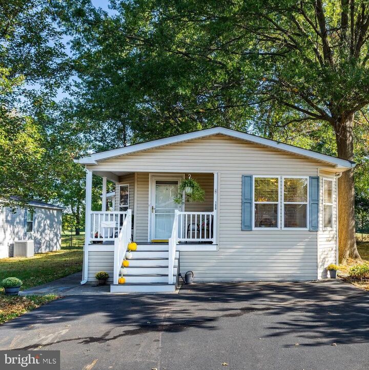 Property Photo:  109 Hickory Drive  PA 19440 