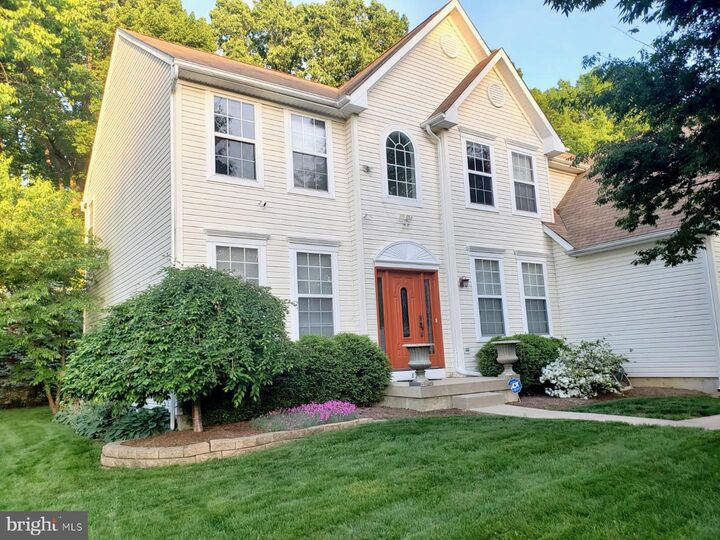 Property Photo:  85 Creekwood Drive  NJ 08505 