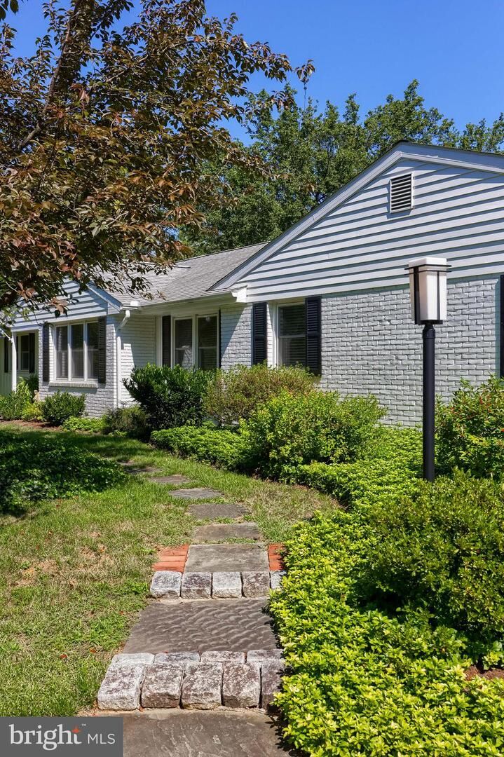 Property Photo:  2365 Fruitville Pike  PA 17601 
