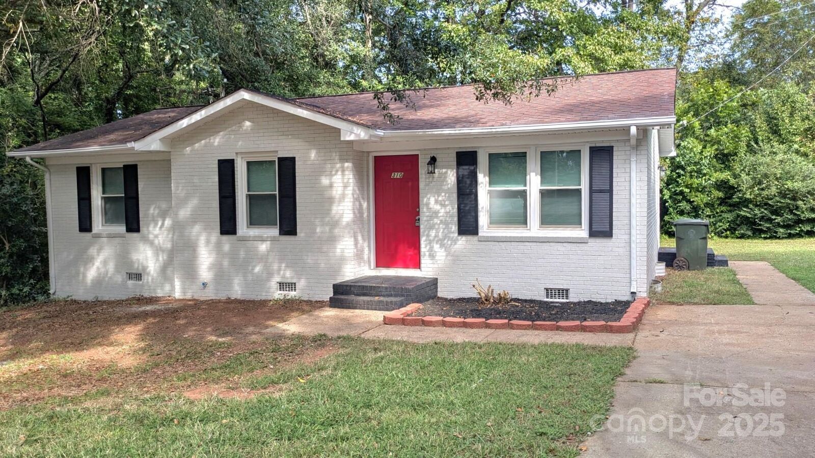 Property Photo: 310 Campbell Circle NC 28086