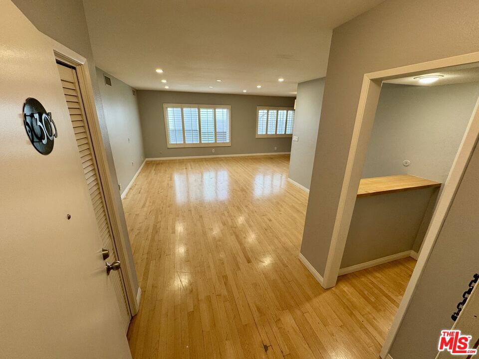 Property Photo:  1250 N Kings Rd  CA 90069 