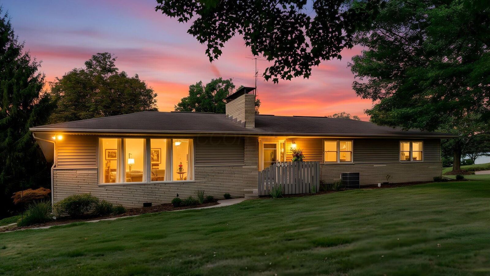 Property Photo:  855 E Village Drive  OH 43055 