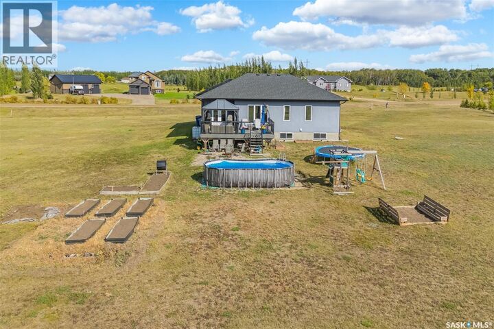 Property Photo:  25 South Country Road  SK S7C 0B1 