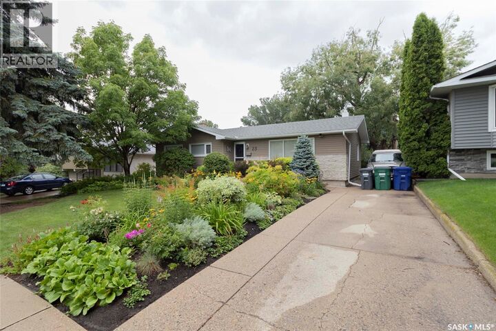Property Photo:  23 Baldwin Crescent  SK S7H 3M5 