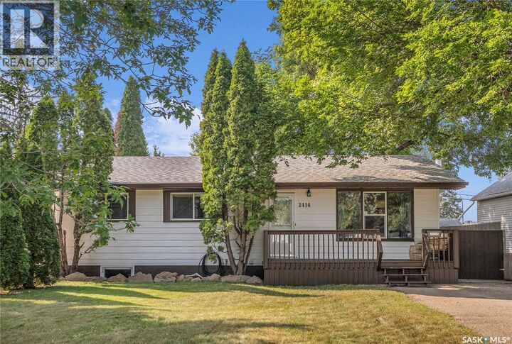 Property Photo:  2414 McPherson Avenue  SK S7J 0S9 