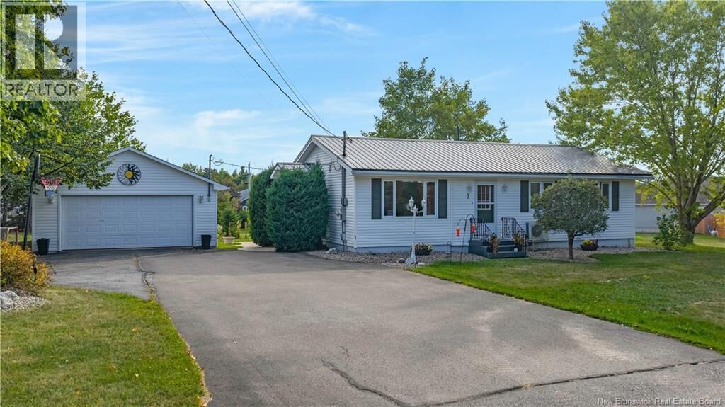 Property Photo:  3 Meredith Drive  NB E4E 2T8 