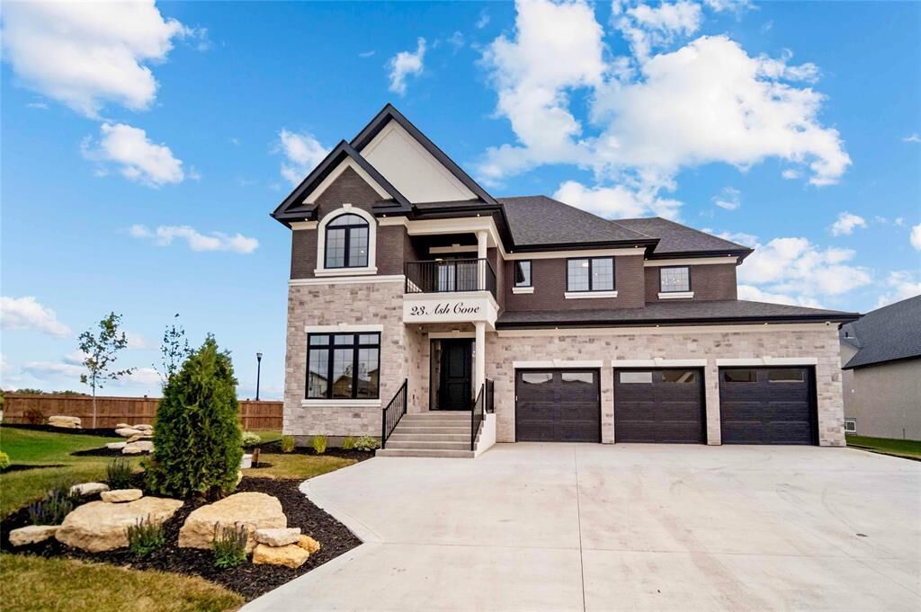 Property Photo:  23 Ash Cove  MB R4H 1B4 