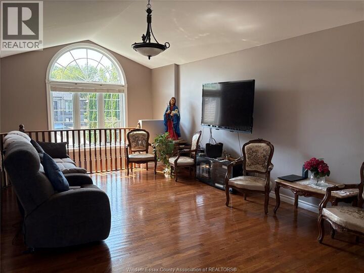 Property Photo:  340 White Crescent  ON N9V 4C7 