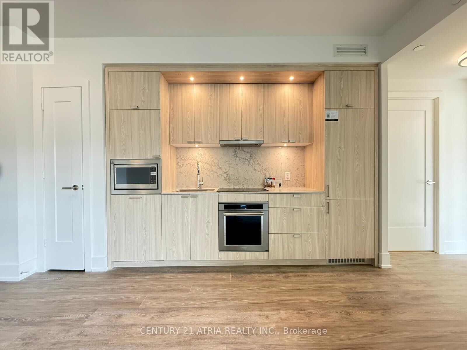 Property Photo:  259 The Kingsway 224  ON M9A 0G2 