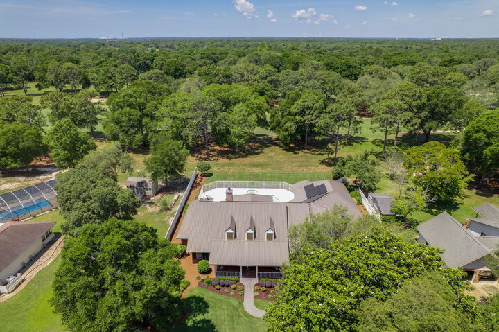 Property Photo: 1129 Forest Road FL 32578
