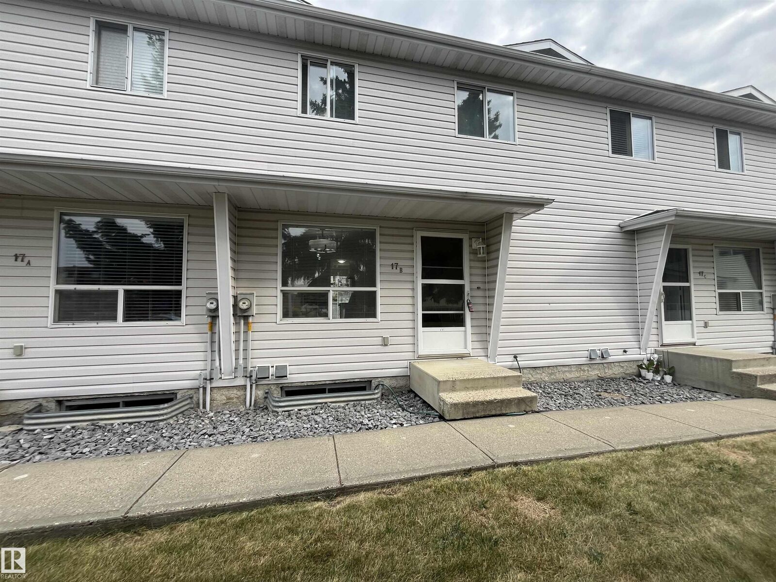 Property Photo:  17 Imperial Crescent  AB T9G 1K3 