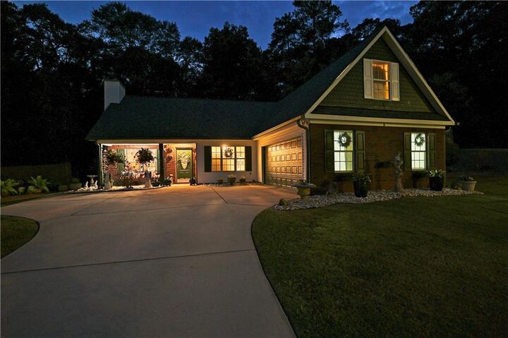 Property Photo: 100 Glenview Drive GA 30224