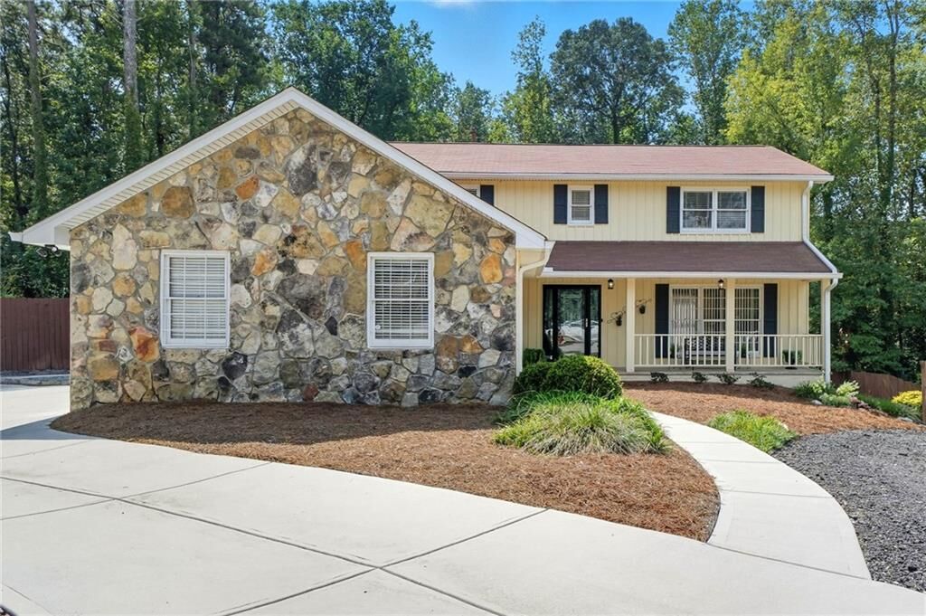 Property Photo:  5241 Brasswood Drive  GA 30088