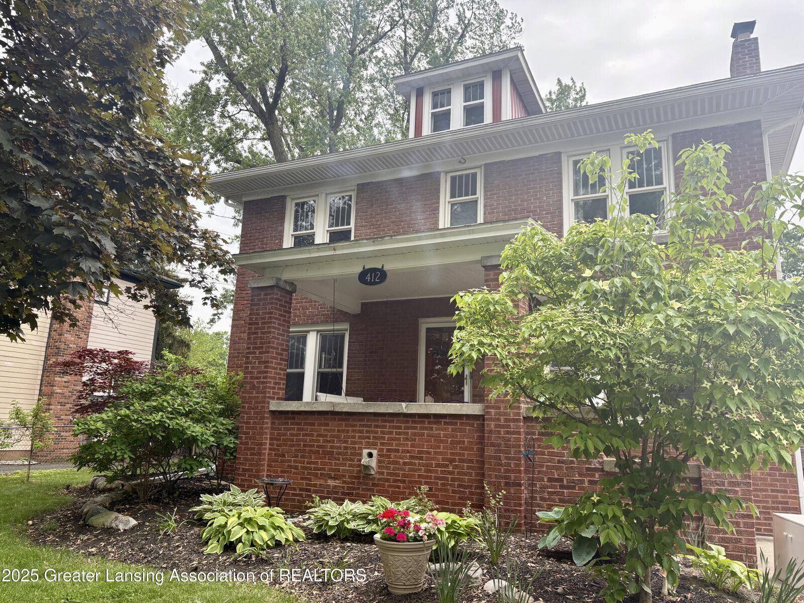 Property Photo:  412 E Jefferson Street  MI 48837 