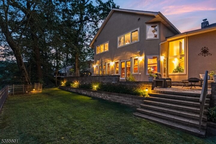 Property Photo:  12 Ridgewood Pkwy E  NJ 07834 