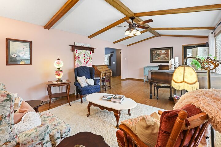 Property Photo:  1326 E 7th Street  IA 50219 
