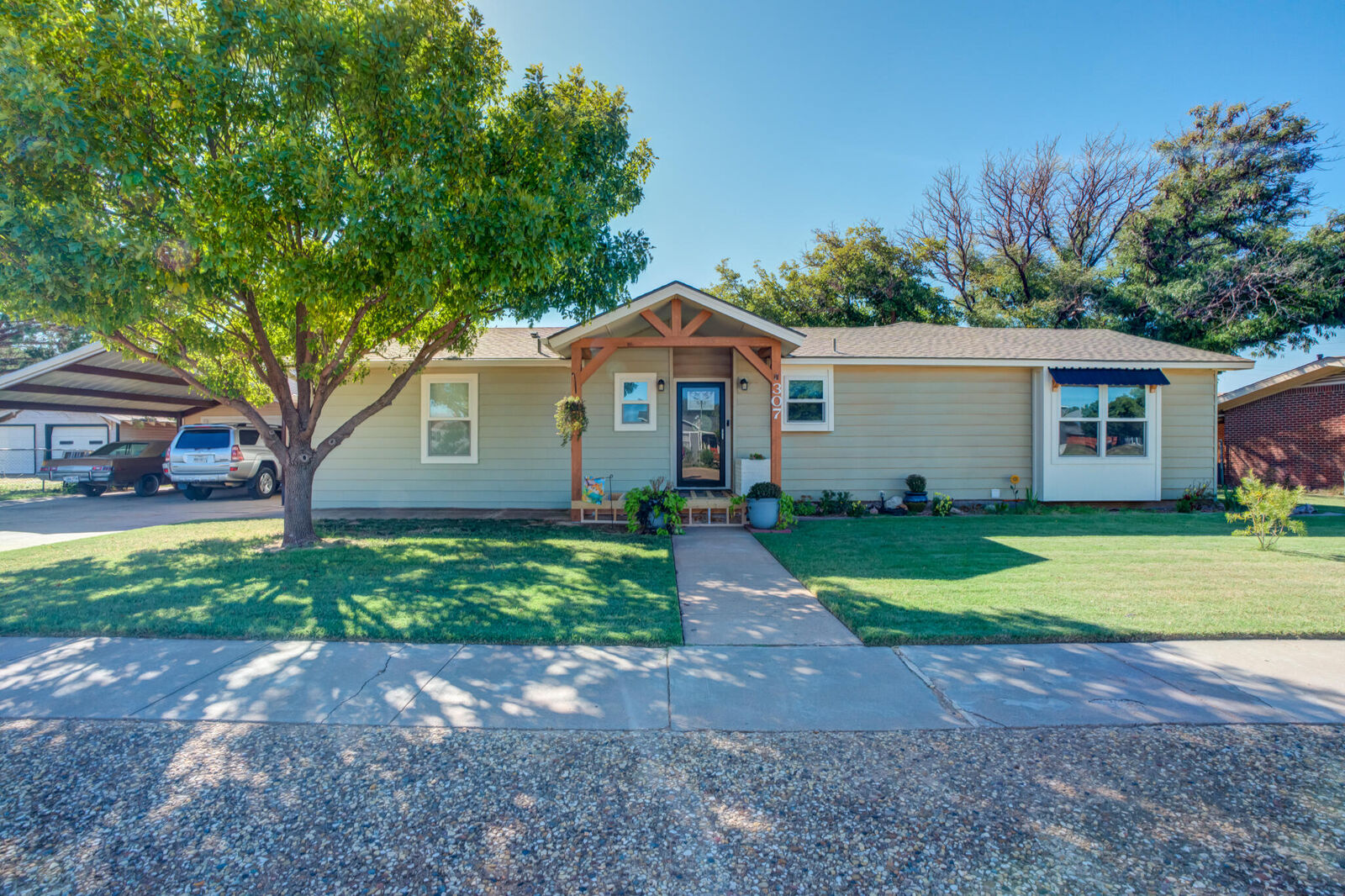 Property Photo:  307 Ave G  TX 79311 