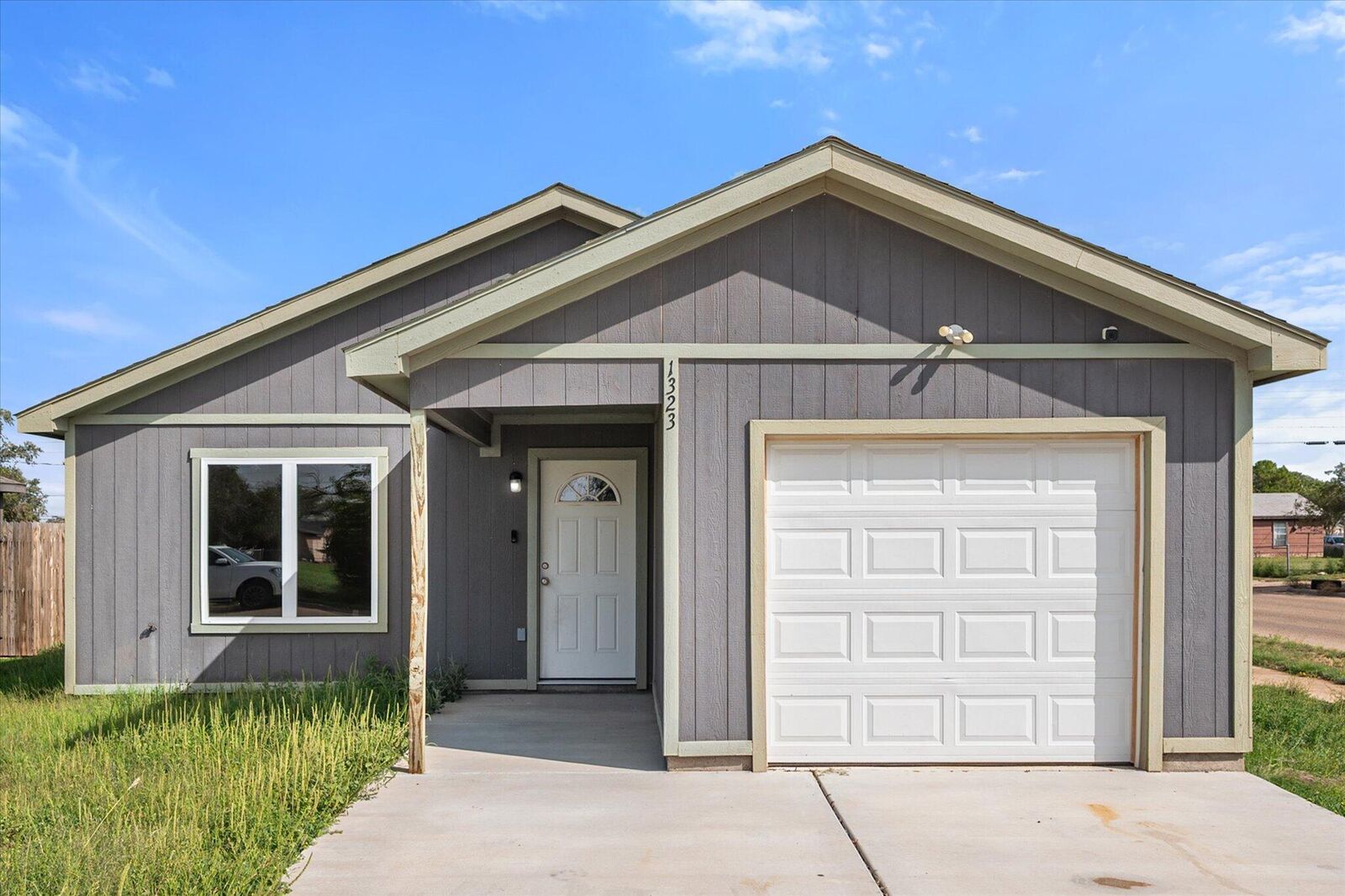 Property Photo:  1323 E 14th Street  TX 79403 