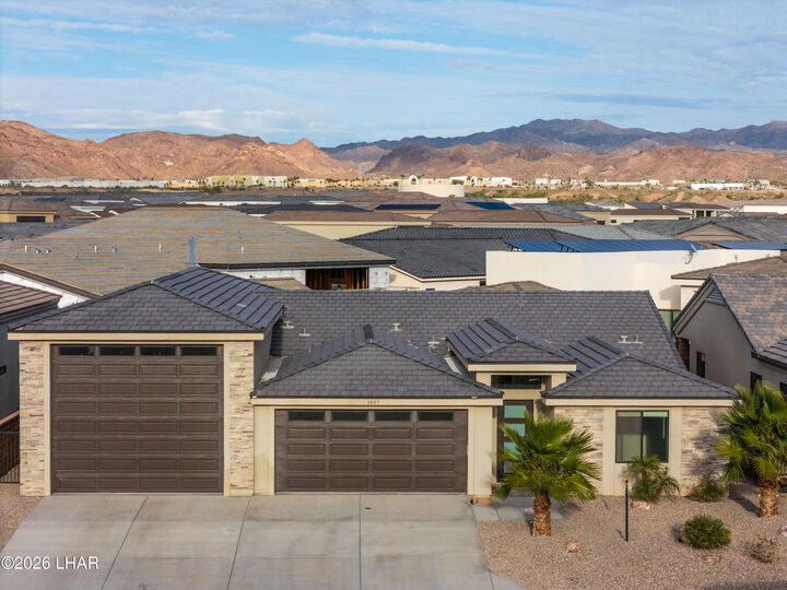 Property Photo:  1607 E Laurel Dr  AZ 86404 