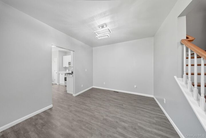 Property Photo:  30 Avoncroft Ln  NY 10940 