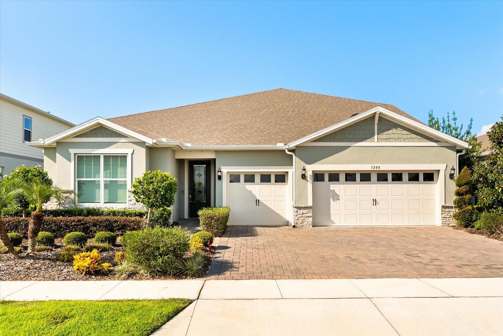 Property Photo: 3208 Sailing Pier Avenue FL 34787