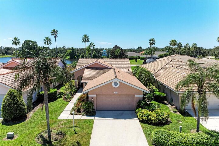 6647 Oakbrooke Circle  Bradenton FL 34202 photo
